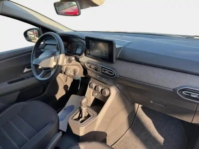 Dacia Sandero 1.0 tce 90ch expression cvt -24 — photo 11
