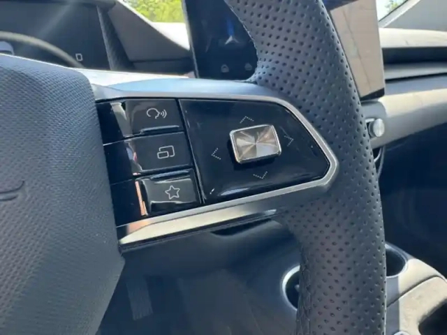 Mg Mg4 premium 64kwh 140kw — photo 16