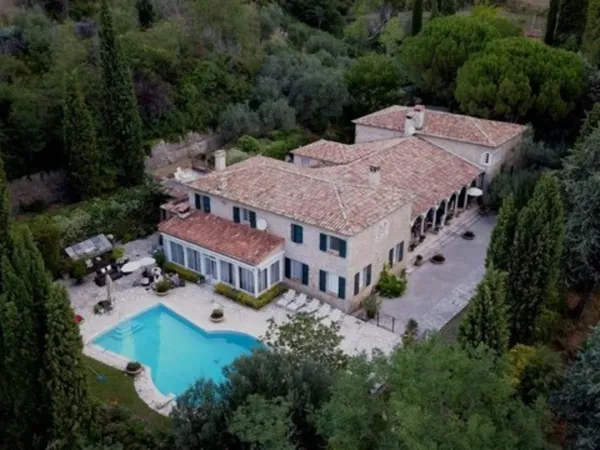 Propriété 10 pièces 822 m²