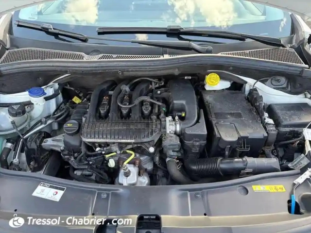 Peugeot 2008 puretech 82ch s&amp;s bvm5 signature — photo 29