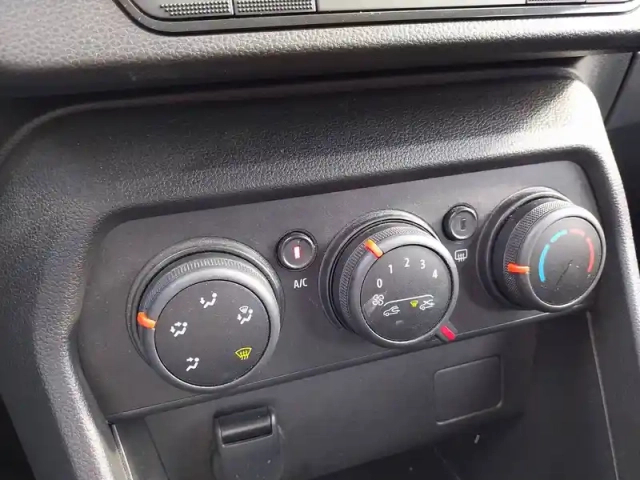 Dacia Sandero eco-g 100 — photo 23