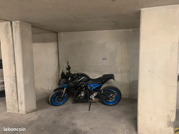 Parking moto centre ville