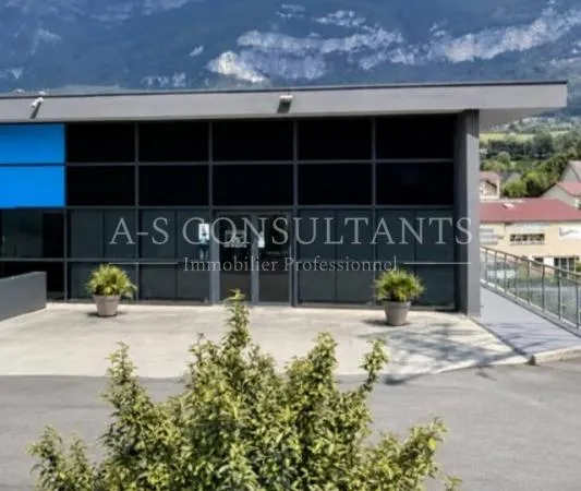 BUREAUX/LOCAUX PRO à louer