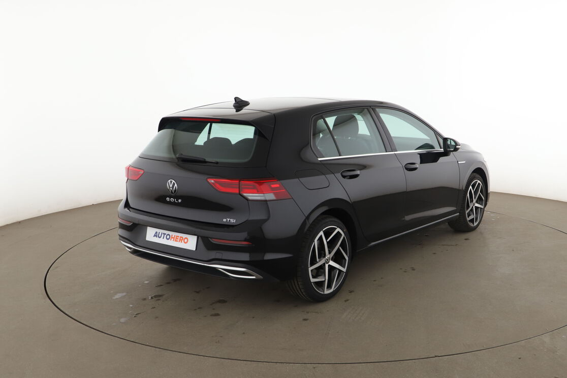 Volkswagen Golf VIII 1.5 eTSI OPF Style DSG7 — photo 5
