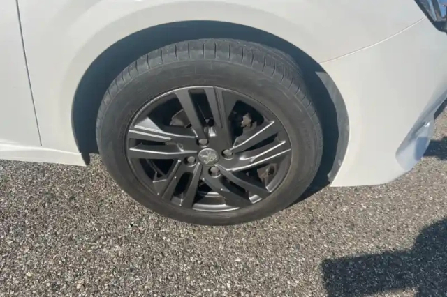 Peugeot 208 puretech 75 s&amp;s bvm5 — photo 14