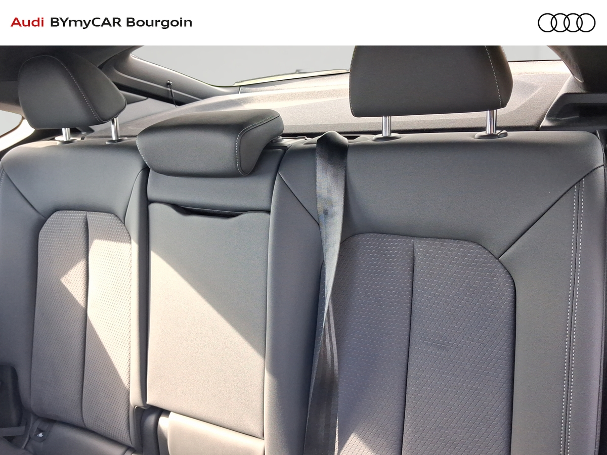 Audi Q3 Sportback 35 TFSI 150 ch S tronic 7 — photo 12