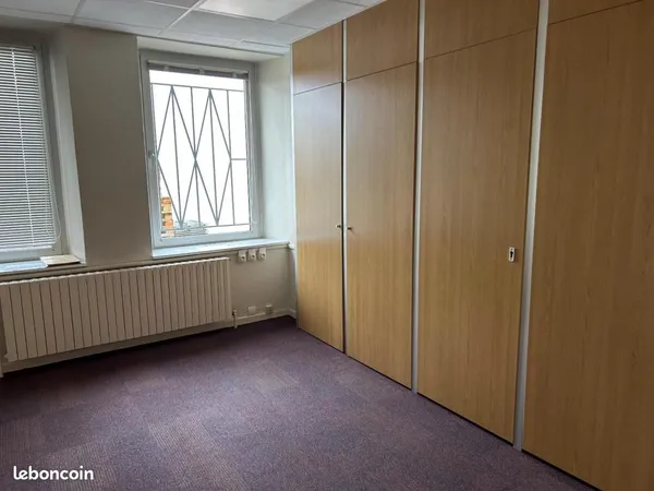Bureau 317 m²