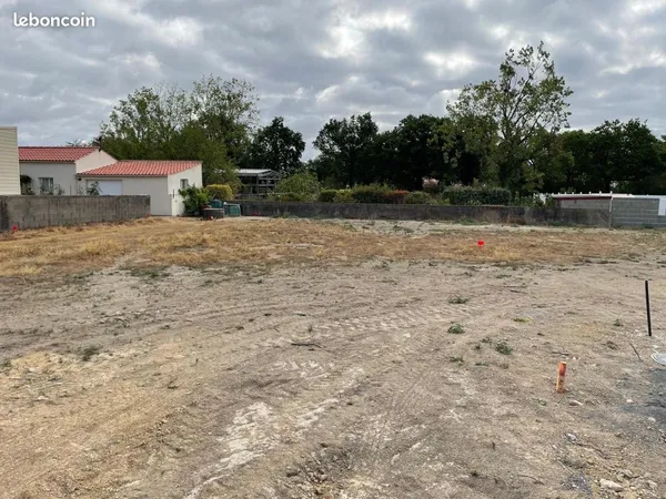 Terrain 384 m² SAINT-JULIEN-DES-LANDES