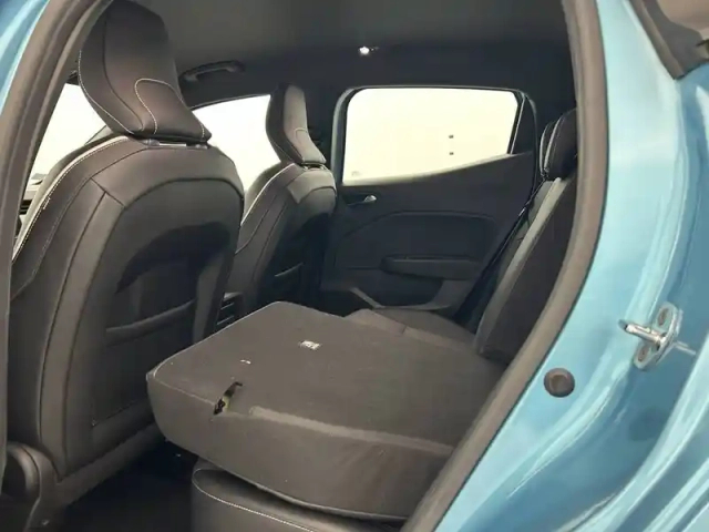Renault Clio e-tech 140 - 21n — photo 98