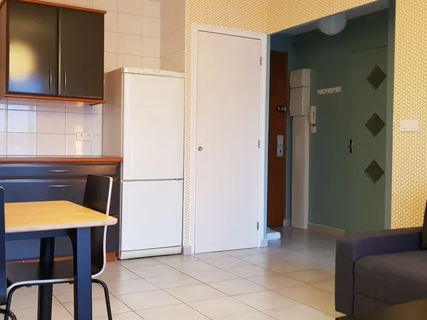 T2 Meublé 35 m² proche centre ville avec balcon et cave