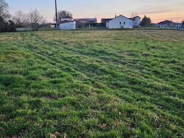 Terrain 886 m²
