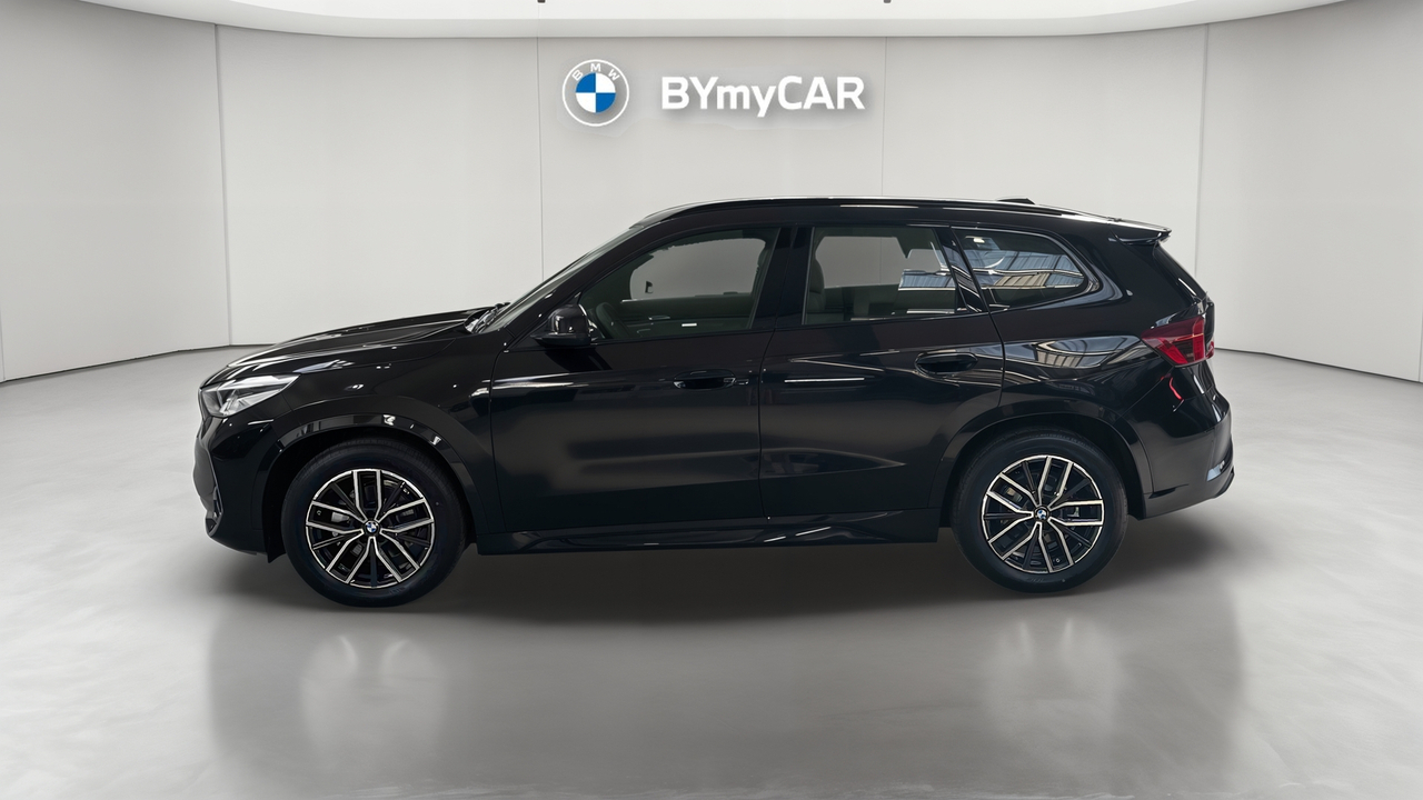 BMW iX1 eDrive20 — photo 2