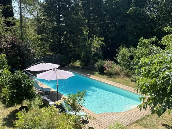 Maison de plain-pied 6 pièces 195 m²