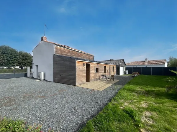 Maison de charme, 118 m2, bourg de L'Herbergement