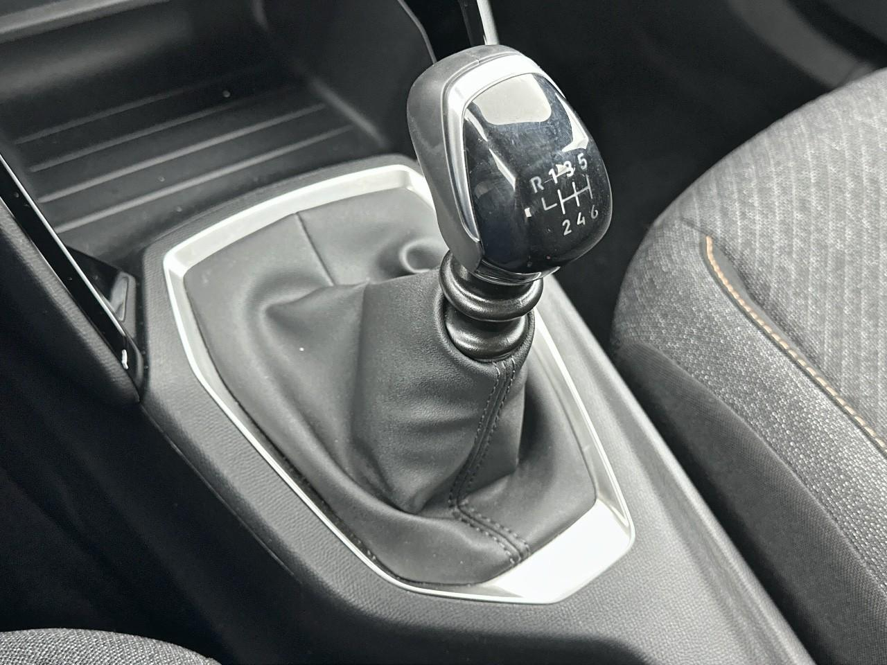 Peugeot 2008 100 s&s bvm6 style — photo 29