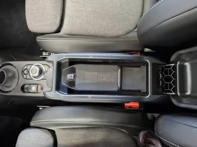 Mini Mini hatch 3 portes cooper 136 ch dkg7 — photo 26