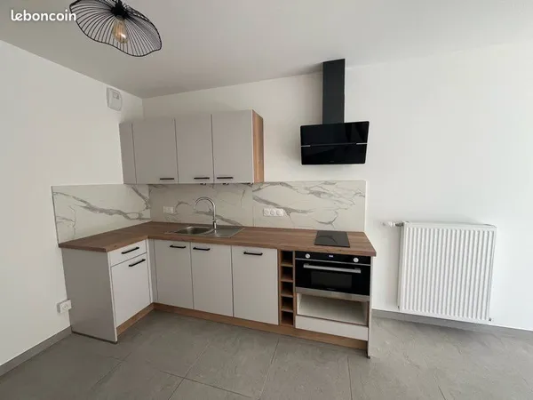 Chambéry T1 bis de 38 m2 avec parking privé couvert