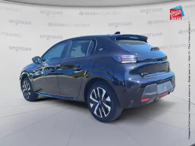 Peugeot 208 e- 136ch active — photo 8