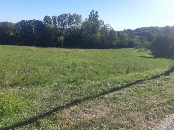 Terrain 1495 m²