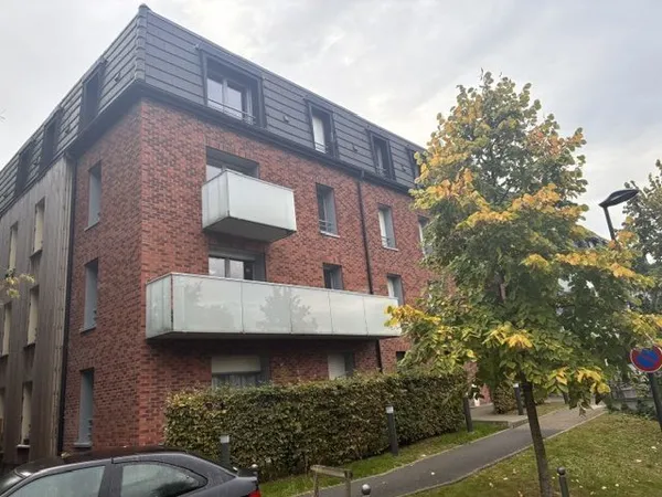 VALENCIENNES - PARC DE LA RHÔNELLE - T2 AVEC BALCON ET PARK