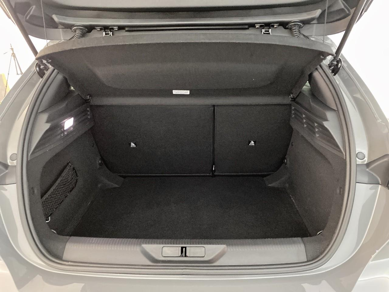 Peugeot 308 hybrid 145 e-dcs6 allure — photo 6