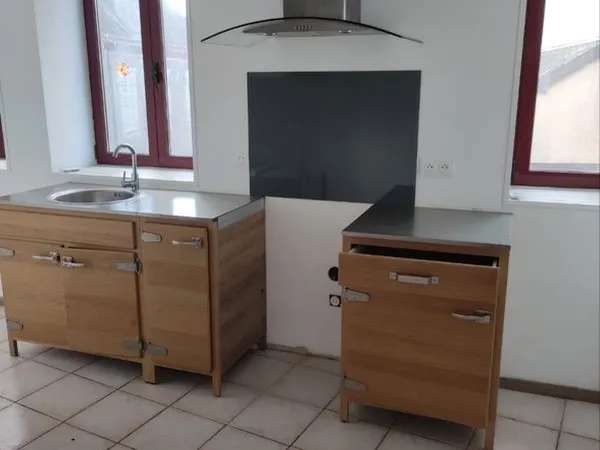 Location appartement centre-ville de Toulon-sur-arroux