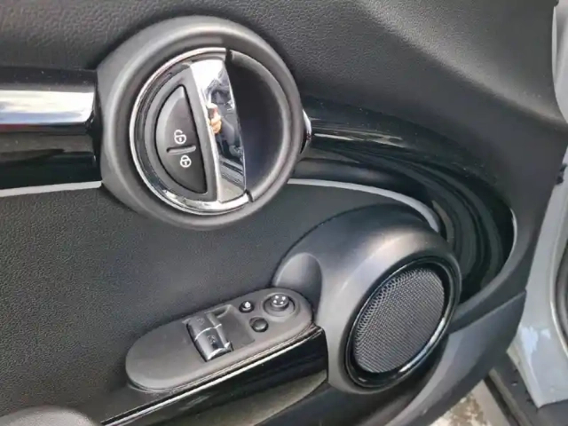 Mini Mini hatch 3 portes cooper se 184 ch — photo 19