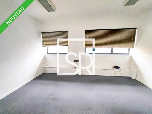 Local professionnel 91 m²