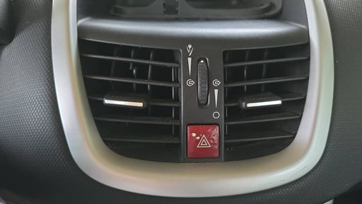 Peugeot 207 1.4 HDi 68 - Plus – 2013 – 118433 km – Diesel – Boîte Manuelle — photo 22
