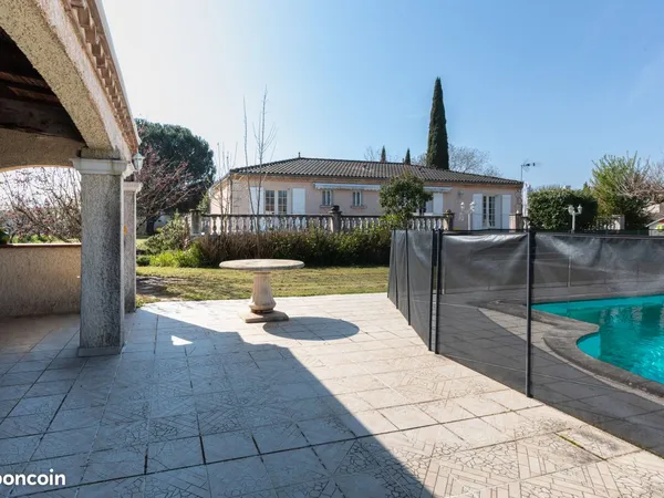 Maison plain-pied 126 m² - Grand terrain arboré - Piscine - Albi