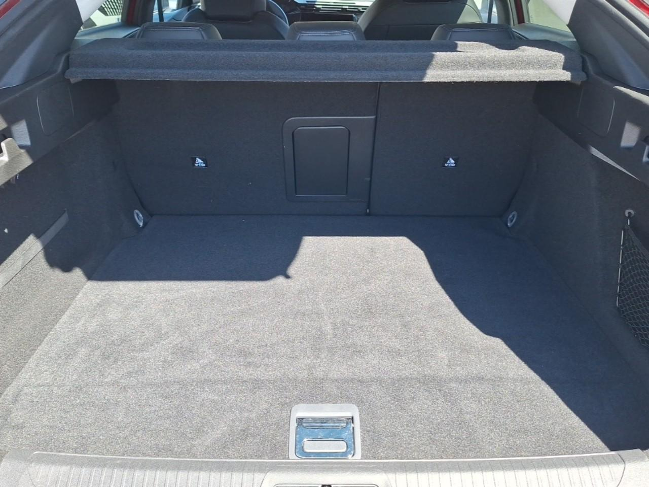 Peugeot 408 phev 180 e-eat8 allure — photo 6