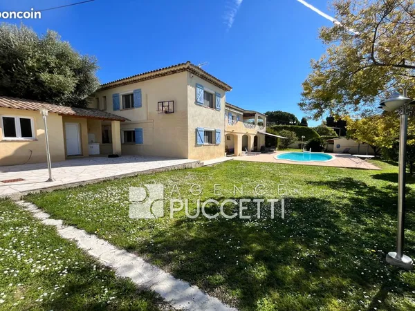 Villa 5 pièces 175 m²