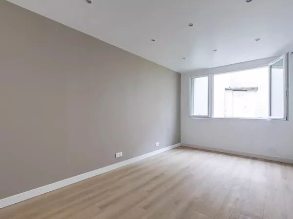 Loue bureau 14m² Paris 10ème