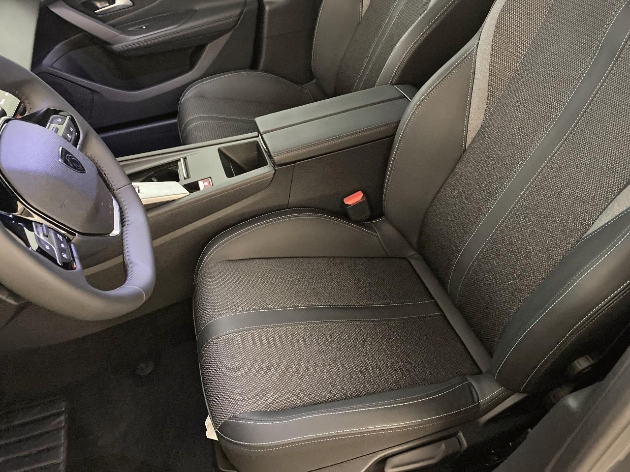 Peugeot 408 hybrid 145 e-dcs6 allure — photo 9