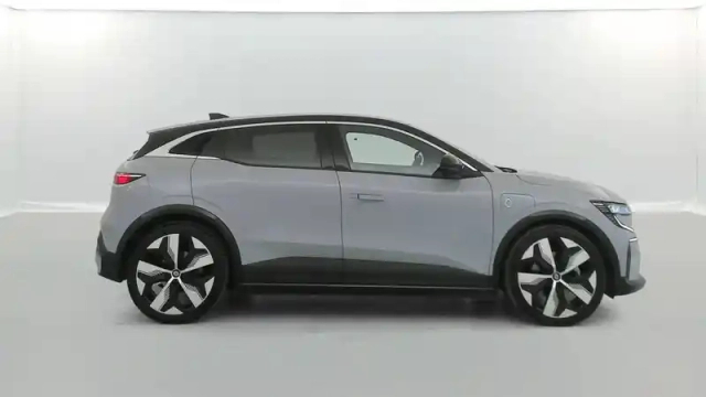 Renault Megane e-tech ev60 220 ch optimum charge — photo 32