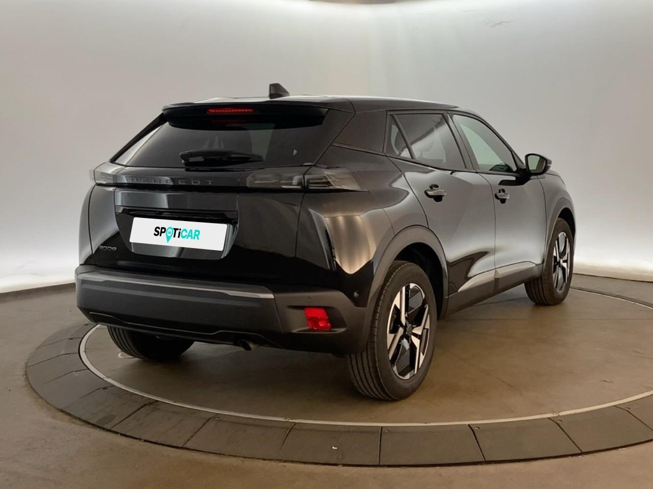 Peugeot 2008 turbo 100 ch bvm6 allure — photo 7