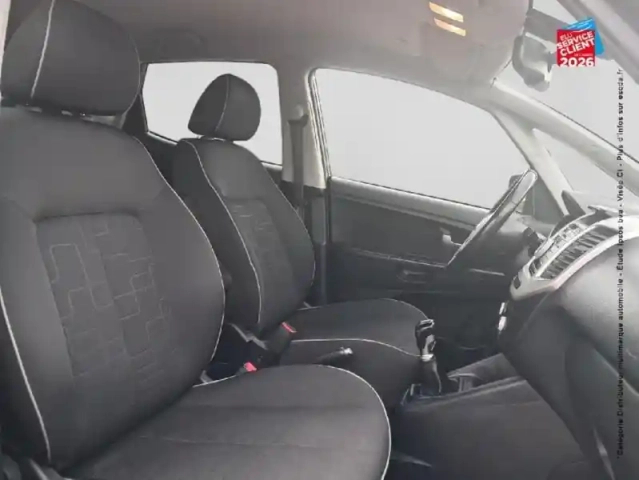 Kia Venga 1.6 crdi 115ch premium isg — photo 5