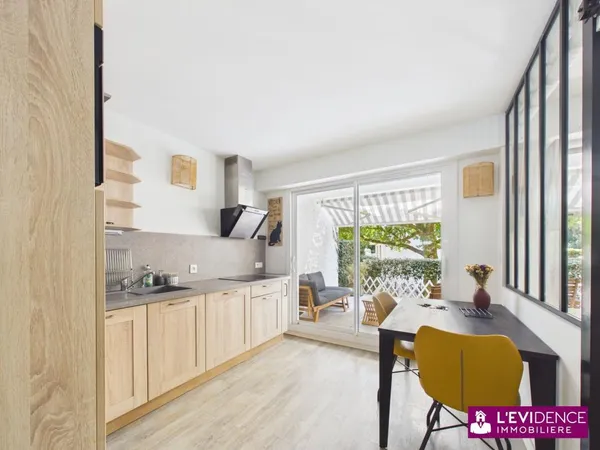 À LOUER - APPARTEMENT MEUBLÉ AVEC GARAGE