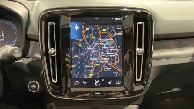 Volvo Xc40 t4 recharge 129+82 ch dct7 — photo 18