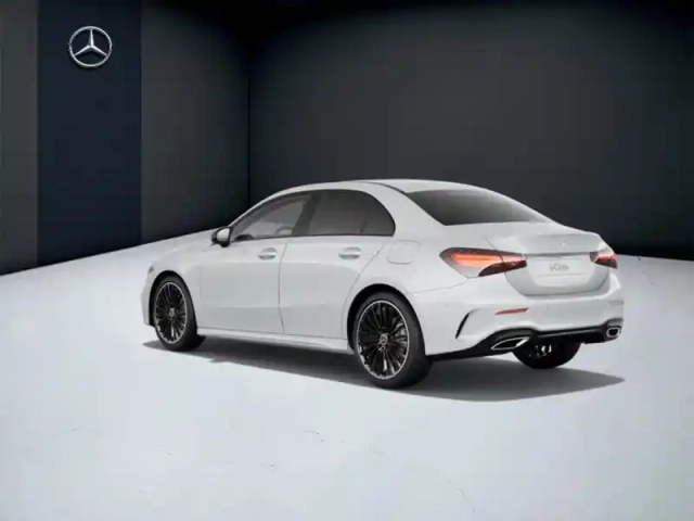 Mercedes Classe A 200 d berline amg line — photo 3