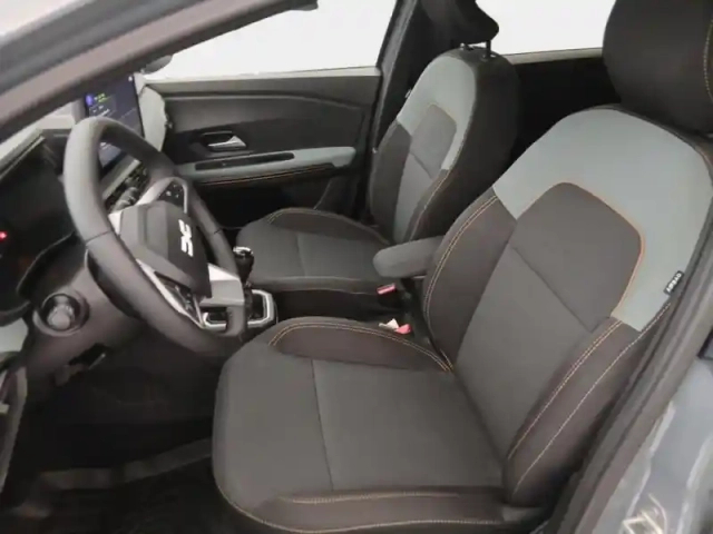 Dacia Jogger 1.0 tce 110ch extreme 7 places -25 — photo 14