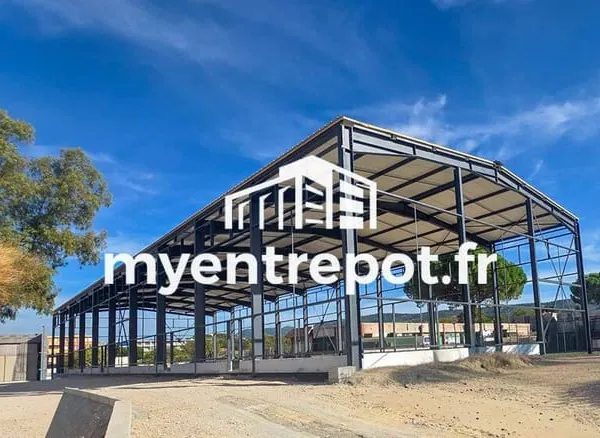 Local d'activité 210 m²