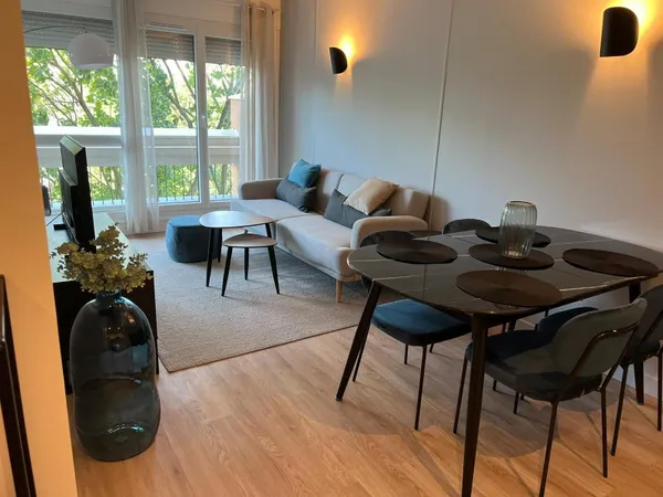 Bel appartement renové. Colocation confortable :)