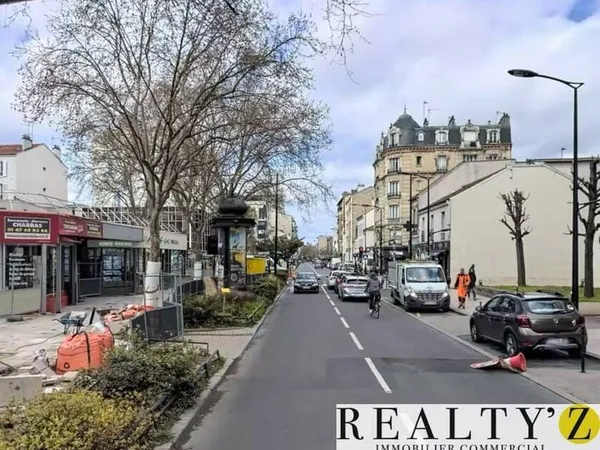 Boutique 2 pièces 147 m²