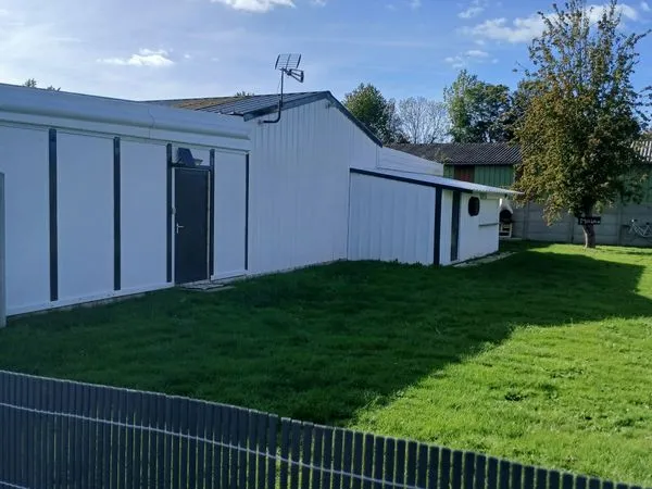 Bâtiment et terrain