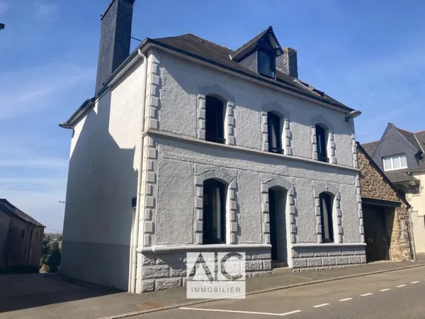 Maison 8 pièces, 156m2, ROSTRENEN (22110)