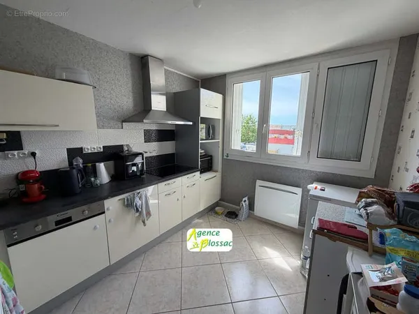 APPARTEMENT de 90m2 au 1er étage