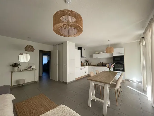 T3 neuf (2020) - Terrasse 16m2 - Cellier - Climatisé