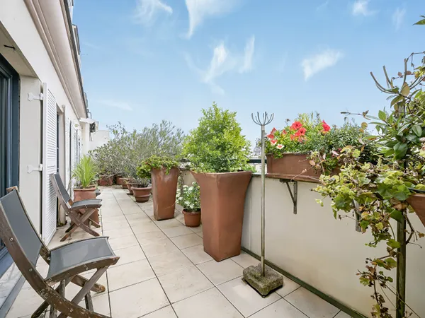 Appartement 5 pièces 214 m²