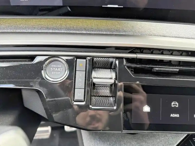 Peugeot 3008 hybrid 136 e-dcs6 gt — photo 24